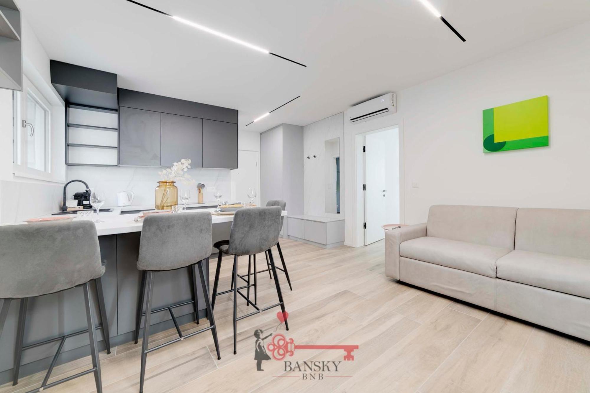 Home Sofia Room 2 - Modern Station -By Easylife Swiss Lugano Bagian luar foto
